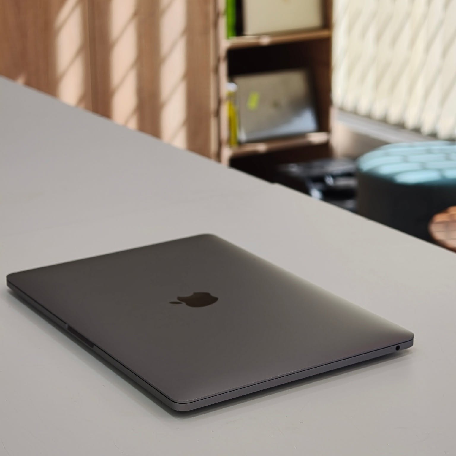 MacBook closed